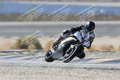 media/Oct-05-2025-CVMA (Sun) [[beeef4f201]]/Race 2-Supersport Middleweight/